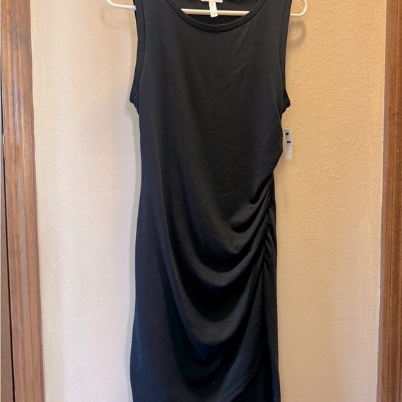 Leith Sleeveless Ruched Dress - Picture 6 of 7
